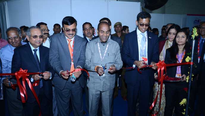 Union Minister Anant Geete ACMA Asli-Naqli pavilion 