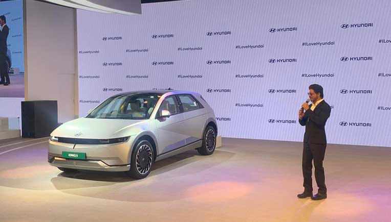 Hyundai Ioniq5 and Bollywood superstar Shahrukh Khan