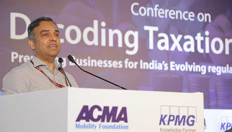 Chief guest Dr. Hanif Qureshi, IPS, Additional Secretary, Ministry of Heavy Industries Govt. of India addressing the ACMA & KPMG conference 