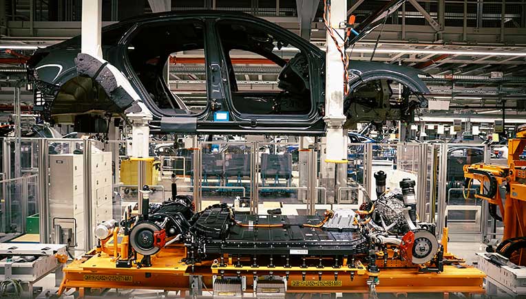 Brussels plant kicks off production for new Audi Q8 e-tron