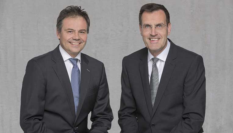 Hans-Joachim Schwabe, CEO of the Speciality Lighting Business Unit at OSRAM Licht AG (left), and Andreas Wolf, Head of the Body & Security Business Unit at Continental AG (right).
