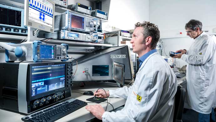 High Frequency Lab. Checking the signal quality of Keyless Entry Systems (transmitter side)