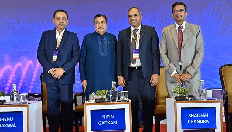 PM highlights opportunities for India to lead in green transportation 
