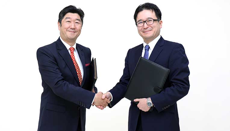 Takuya-Tsumura,-President-&-CEO,-Honda-Cars-India-and-Masaru-Akaishi,-Managing-Director,-Maruti-Suzuki-Toyotsu-India