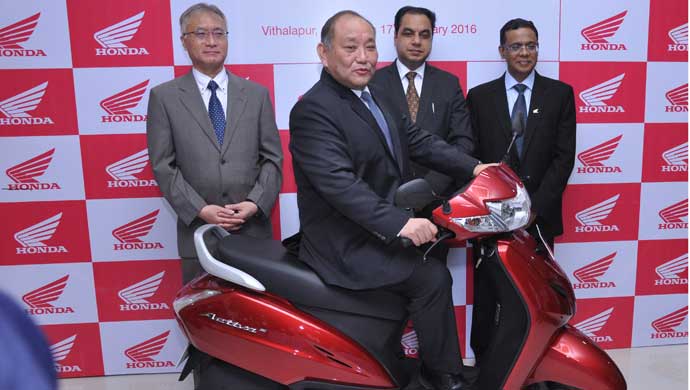 Keita Muramatsu, President & CEO – Honda Motorcycle & Scooter India Pvt. Ltd., along with Senior Honda Officials at Vithalapur, Gujarat factory inauguration