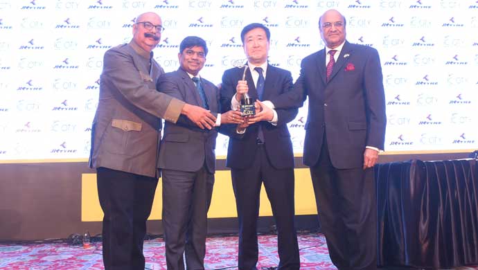 The winners with the ICOY 2016 award