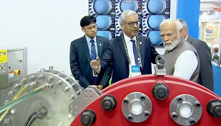 Prime Minister reviews India's first indigenous alkaline electrolyser by BPCL 