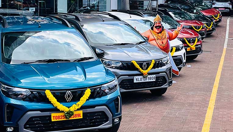 Renault India kickstarts festive season with mega deliveries 