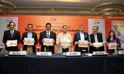 Experts debate on innovation and auto growth