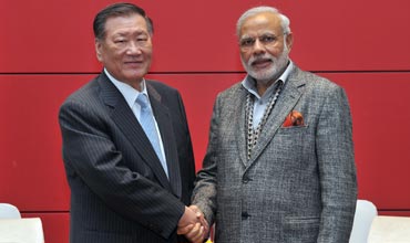 Hyundai Motor Group Chairman Mong-Koo Chung meets Modi