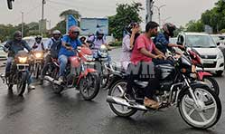 Two wheelers retail sales grow by 24pc in Nov 2022: FADA