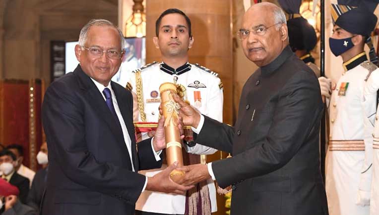 Venu Srinivasan of TVS being awarded the Padma Bhushan