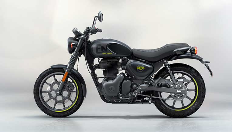 2025 Hunter 350 in new graphite grey colourway at RS 1.76 lakh
