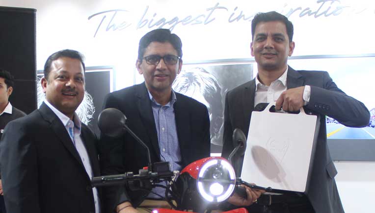 Farhaan Shabbir, President & Co Founder, Parveen Kharb, CEO & Co Founder, Vijay Chandrawat, COO & Co Founder, Twenty Two Motors at the Flow launch at Auto Expo 2018