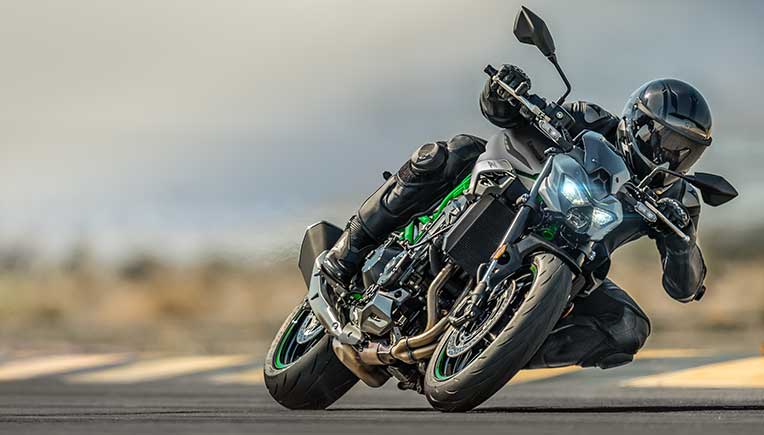 All-new MY25 Kawasaki Z900 launched at Rs 9,52,000/- onwards