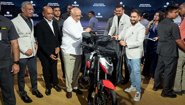 Gujarat-Chief-Minister-Bhupendra-Patel-unveiling-EX-Series-by-Avore-Electric