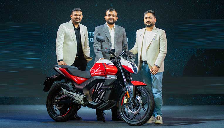R-to-L-Priyank-Rakholiya,-Co-founder-and-CEO,-Mihir-Tagadiya,-Co-founder,-CTO,-and-Mayank-Rakholiya,-Co-founder,-CBO,-Avore-Electric