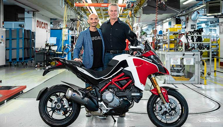 Claudio-Domenicali-(CEO-Ducati)-handing-over-the-100,000th-Multistrada-to-Dave-Hayward
