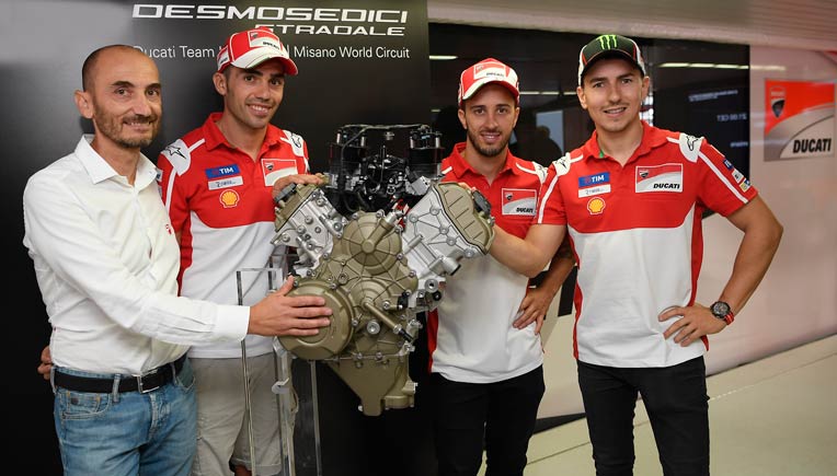 Ducati unveils Desmosedici Stradale, a V4 for sport bikes of tomorrow