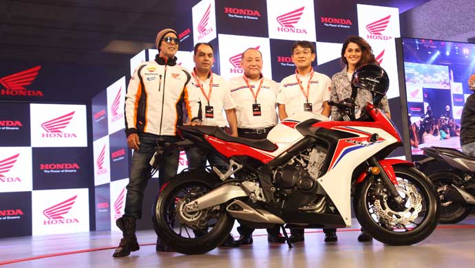 Akshay Kumar Y.S Guleria Keita Muramatsu Noriaski Abe and Taapsee Pannu