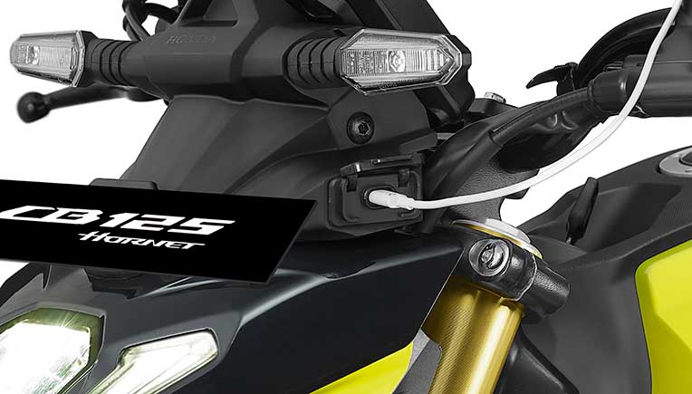 Honda-CB125-Hornet-Universal-USB-C-Charging