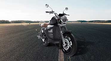 Aarya Automobiles unveils Commander electric bike