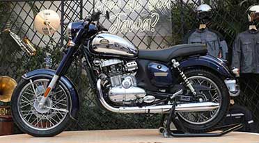 Jawa 350 Blue showcased at Mahindra Blues Festival