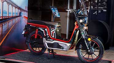 Kinetic Green Energy unveils E Luna Prime at Rs 82,490