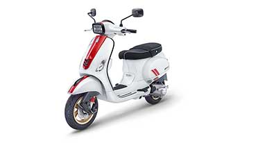 Piaggio India launches sporty, special edition Vespa Racing Sixties 