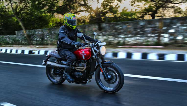 Triumph Bonneville Street Twin Bike Review