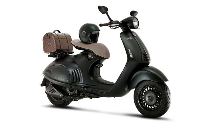 Vespa 946 Emporio Armani