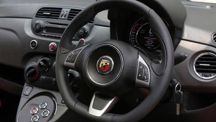 Dash of the Abarth 595 Competizione 