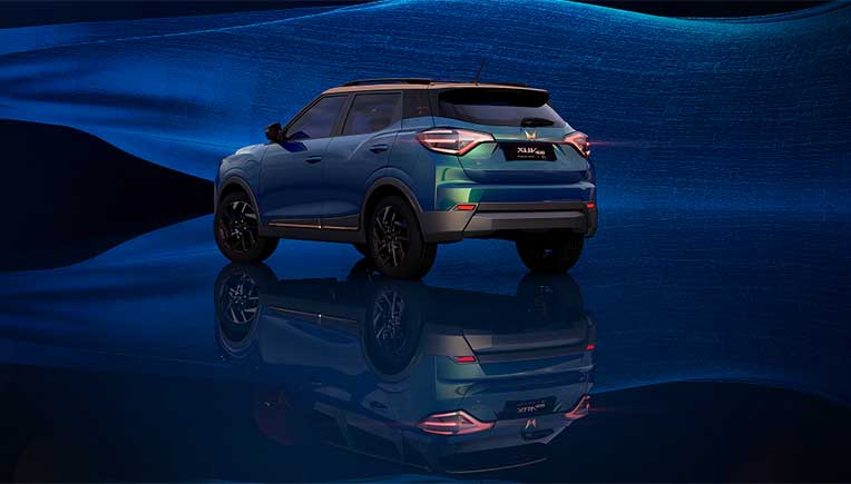 Anand Mahindra to hand over XUV400 to highest auction bidder