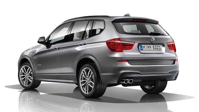 Rear shot of the BMW X3 xDrive30d
