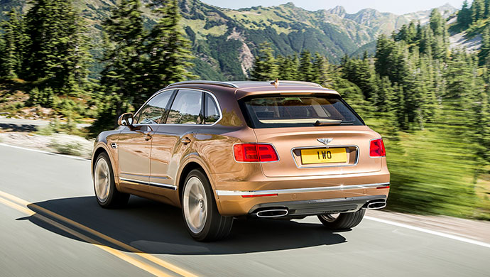 Bentley Bentayga : Rear shot