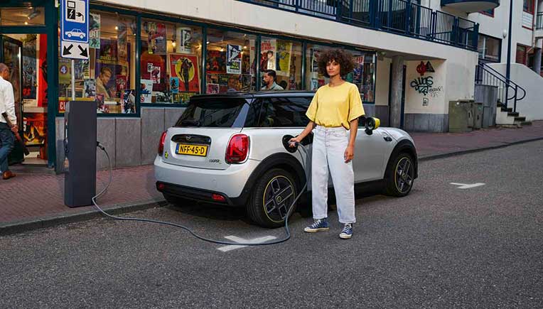Bookings open for all-electric MINI 3-door Cooper SE 