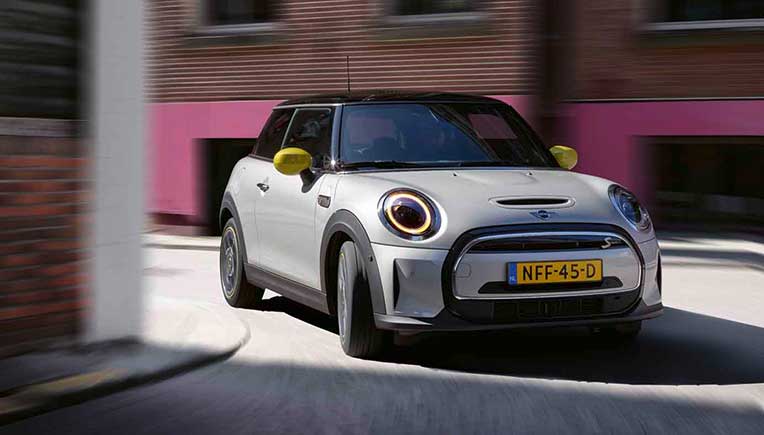 First all-electric Mini 3-door Cooper SE, now with added features