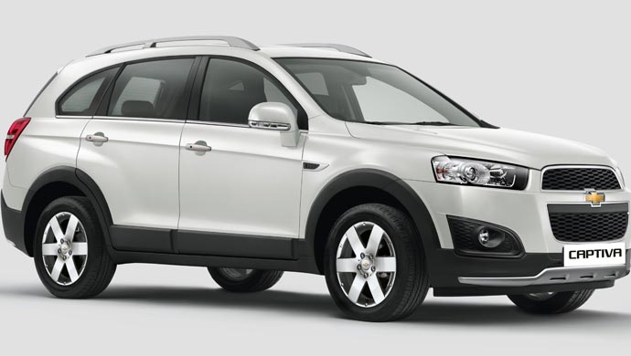 The Captiva incorporates comfort features such as a dual zone AC, and new feature addition of Cluster Ionizer along with a new Instrument Cluster