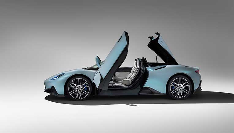 Global premiere of new Maserati MC20 Cielo 