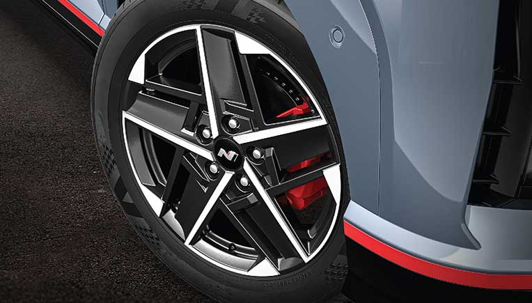 Diamond cut alloy wheels