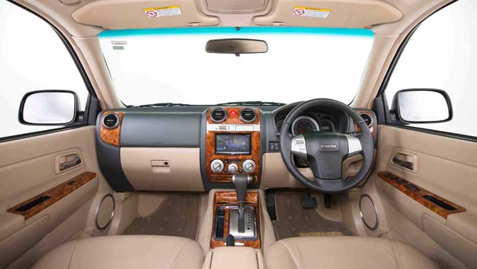 Isuzu MU-7 SUV AT