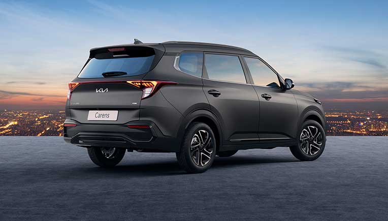 Kia launches Carens X-Line at Rs 18.94 lakh onward