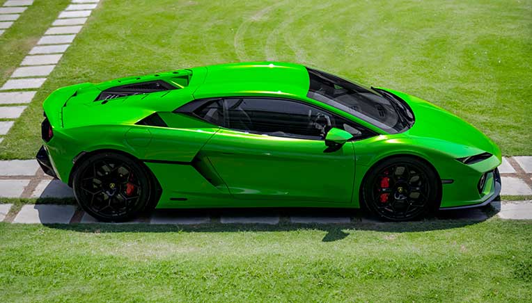  Lamborghini delivers 1st Temerario electric super car in India