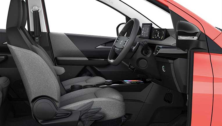 Height adjustable driver seat