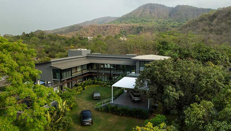 DroneShot---RangeRover-House