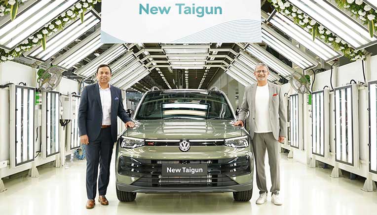 Nitin-Kohli,-Brand-Director,-Volkswagen-India-&-Piyush-Arora,-MD-&-CEO-of-SAVWIPL-(L-R)