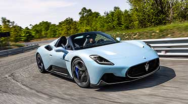 Global premiere of new Maserati MC20 Cielo 