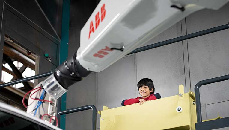 ABB Robotics unveils world’s first robot-painted art car