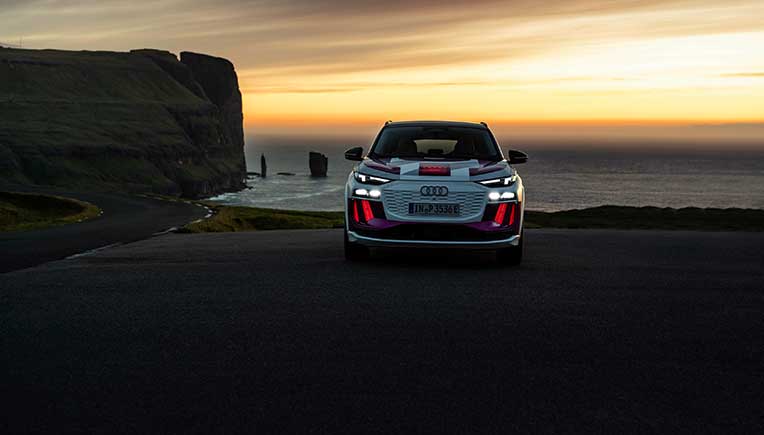 Audi Q6 e-tron with second-generation digital OLED technology