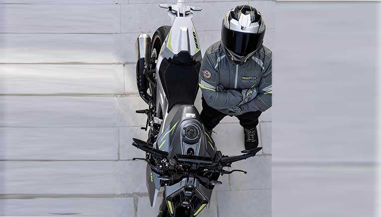 Headfox launches Tarmac, redefining future of bluetooth helmets in India